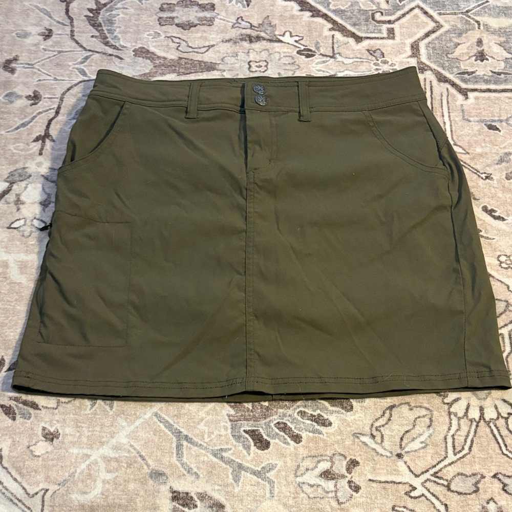 Prana Olive Green Women's Skort size 8